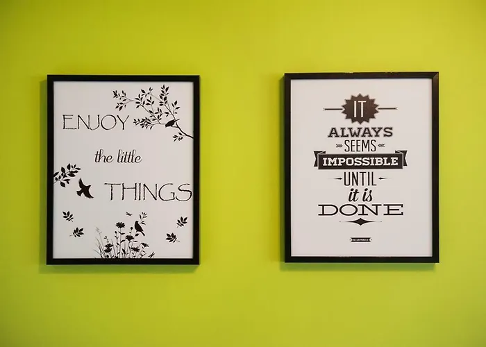 Na Mysliwskiej דירה